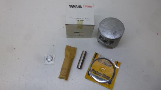 Kolbenkit + 0,75 3. m Kolbensatz Kolbenringe passt an Yamaha Yz 465 3R5-11630