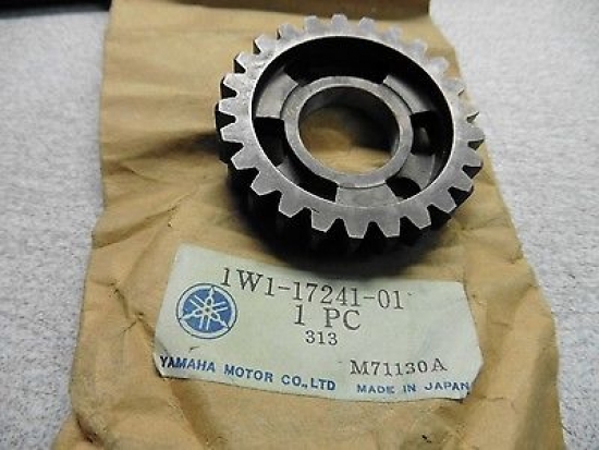 Yamaha Yz 100 125 77-80 Getriebe Getrieberad Zahnrad Gear 4Th Pinion 1W1-17241-0