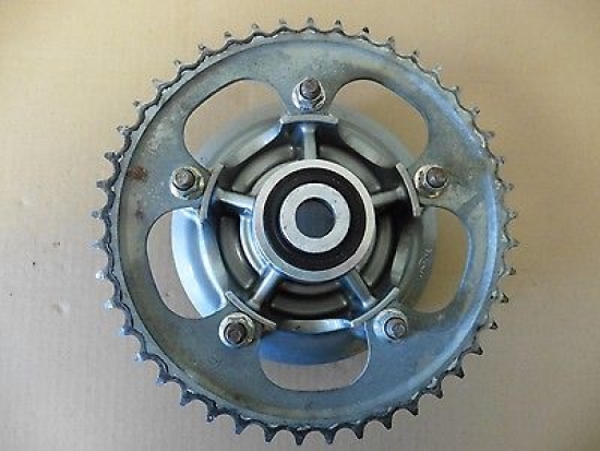 Kettenradtr�ger Kettenrad Zahnrad Ritzel sprocket passt an Triumph Daytona 600 