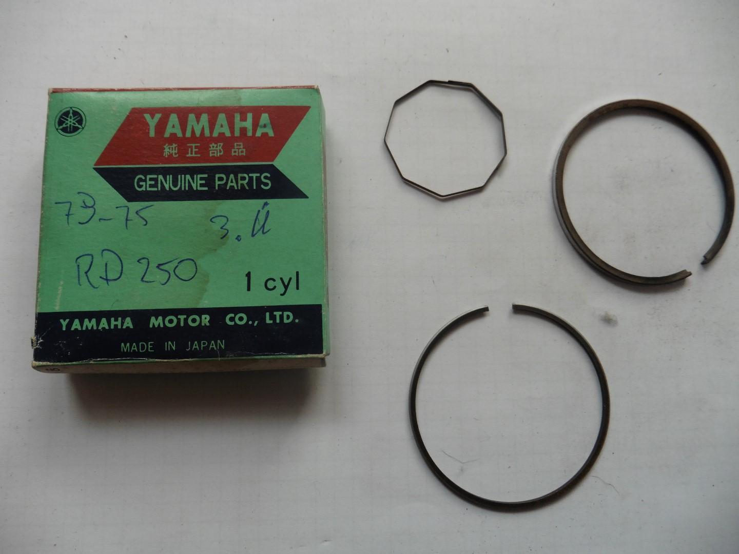 Kolbenringeset + 0,75 3. Üm piston rings kit für Yamaha Rd 250 73-75 361-11610